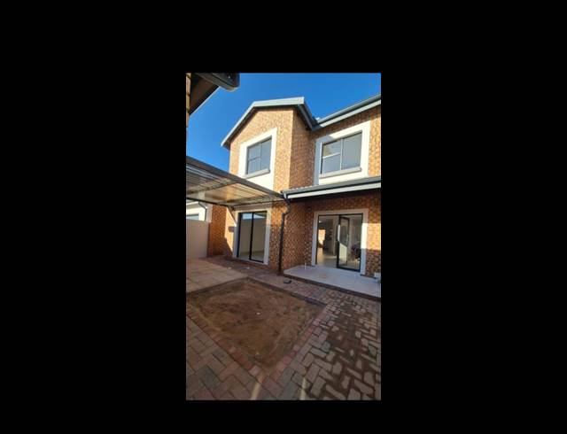 3 BEDROOM TOWNHOUSE TO LET IN DEL JUDOR EXT 4
